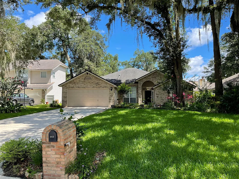 4837 Victoria Chase Ct