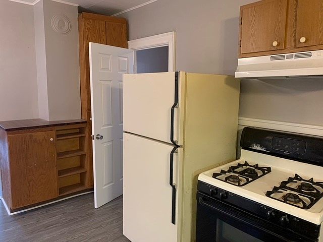 1st image of 43 5th Ave #3