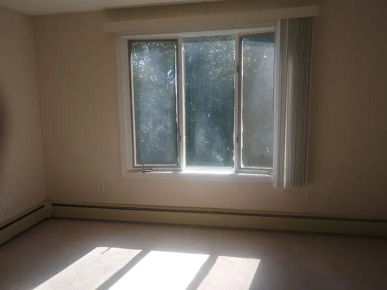 19 Sunset Ave — Photo 4