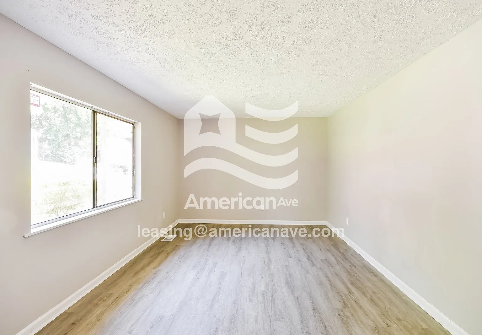 3 bed, 2.0 bath, 2142 sqft, $1,530 — Photo 2