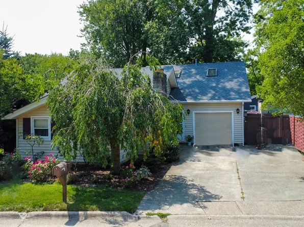 828 Road To Happiness, Vermilion, OH 44089