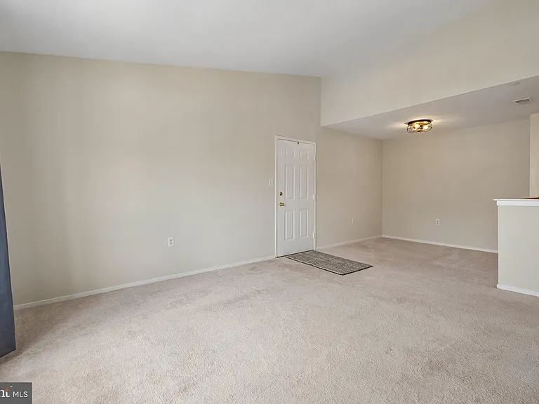 7822 Harrowgate Cir #D — Photo 8