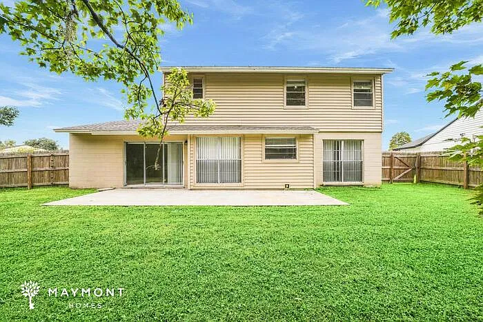 3 bed, 2.5 bath, 1842 sqft, $2,345 — Photo 2