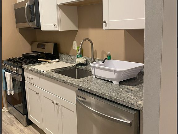 5th image of 3372 Woodburn Rd APT 14