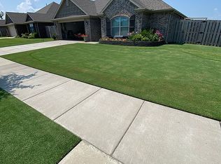 4591 W Croft Dr, Fayetteville, AR 72704