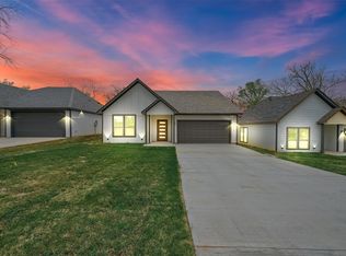 715 E Hanna St, Denison, TX 75021