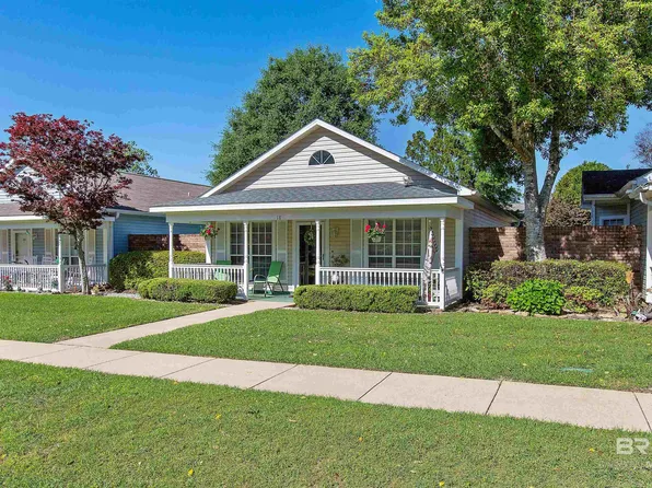 18 Cottage Dr, Fairhope, AL 36532