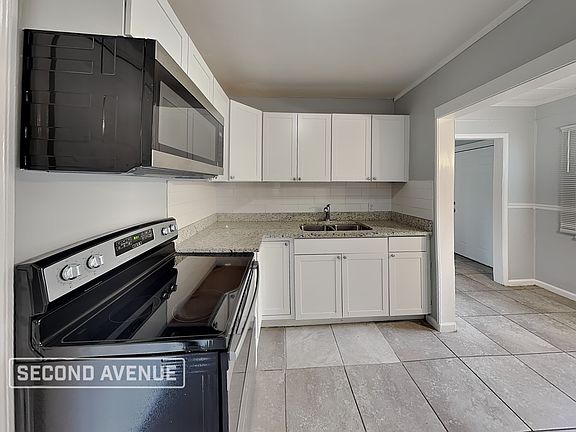 2nd image of 1015 Ontario St