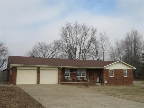 60 Locust St, Hanson, KY 42413