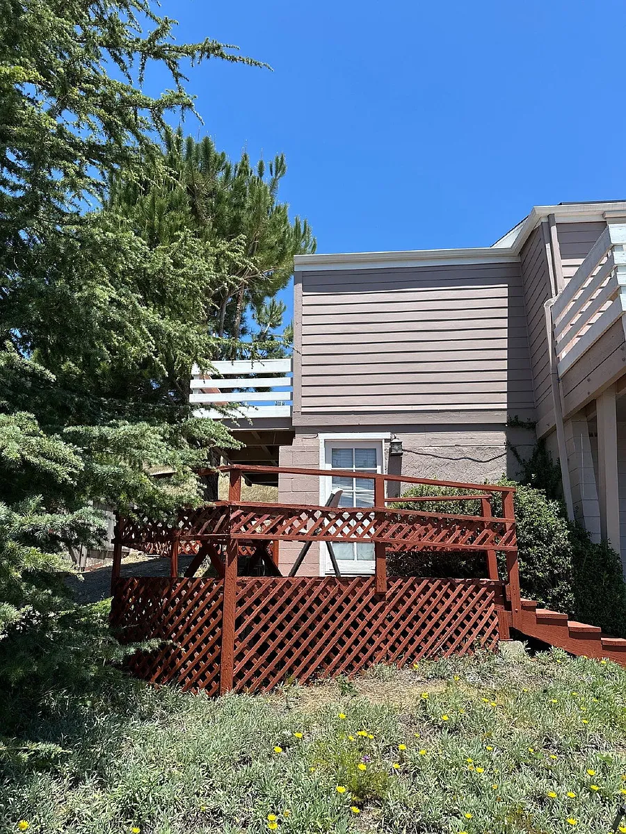 Building Photo - 1 bed, 1.0 bath, $2,100