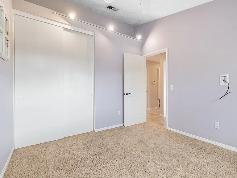 44030 Mariposa Ct — Photo 18