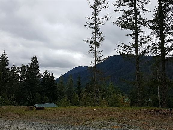 4th image of 530 128th Ave E