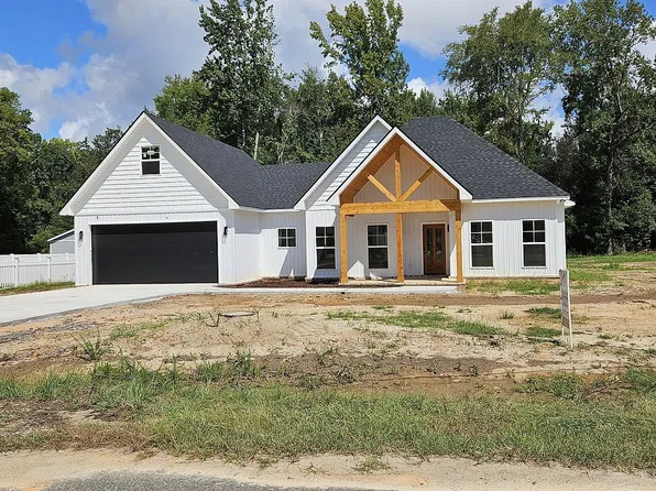 107 Redwood Dr, Cochran, GA 31014