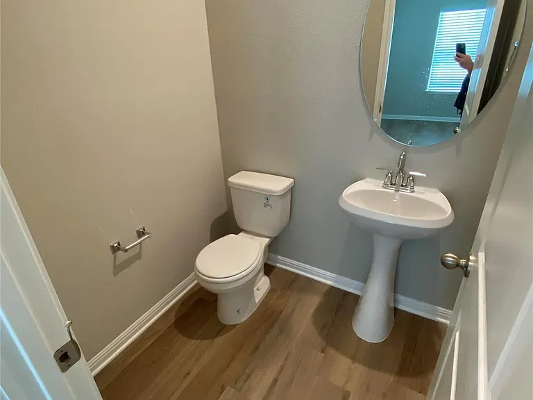 912 Main St — Photo 20