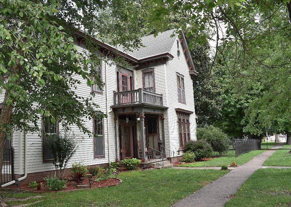 210 Stewart St Carmi, IL, 62821 Apartments for Rent Zillow