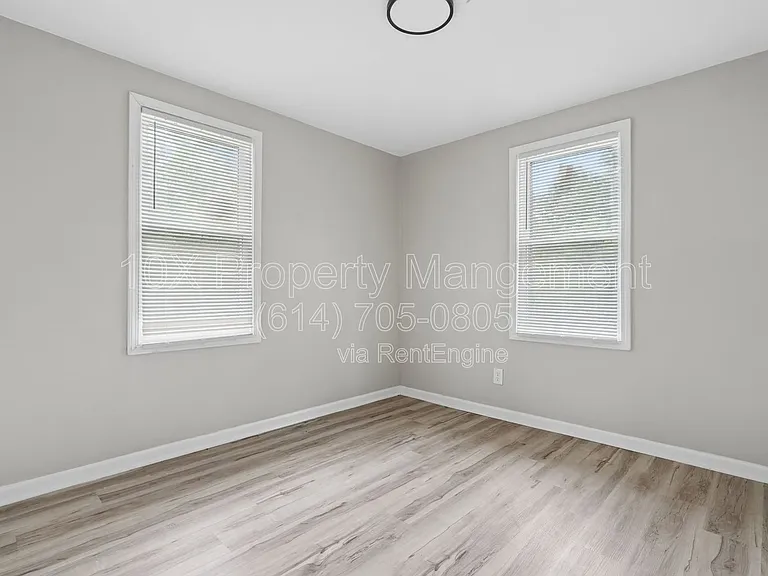 782 Whitethorne Ave — Photo 13