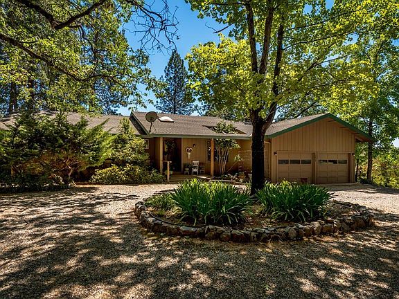 2nd image of 15438 Lorie Dr