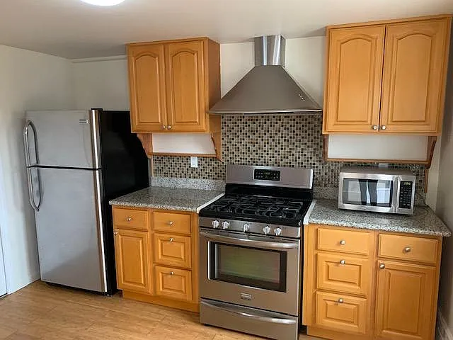 77 Fairlawn Ave — Photo 11