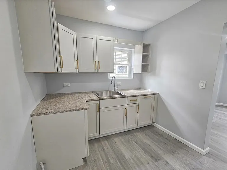 429 E Indianola Ave #2 — Photo 9