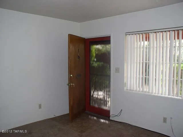 1 bed, 1.0 bath, 583 sqft, $850 — Photo 2