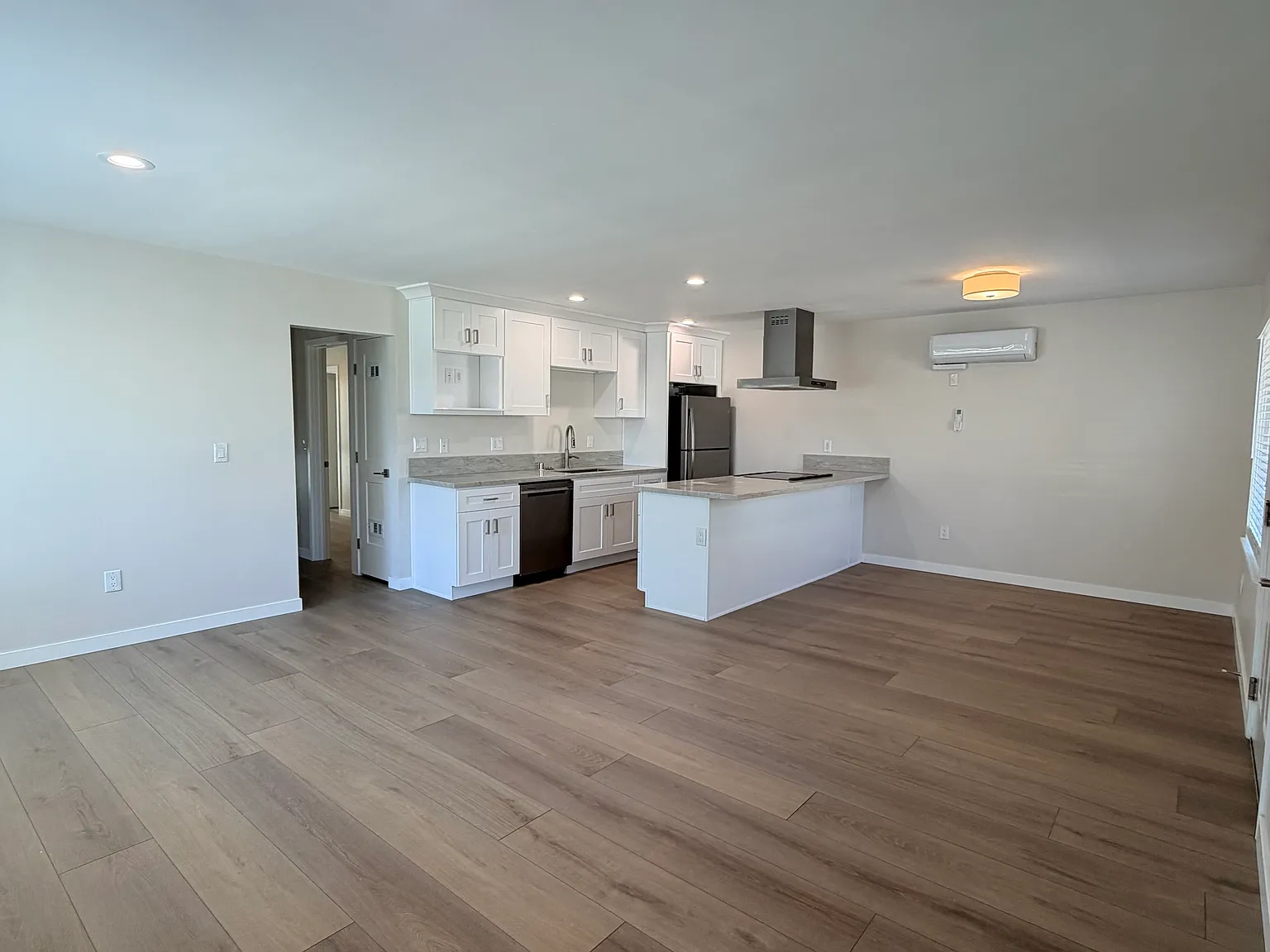 1 bed, 780 sqft, $3,200 — Photo 3