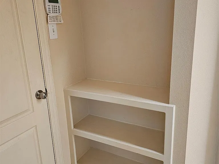 3218 Waters Edge Dr — Photo 12