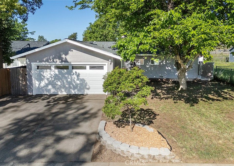 1st image of 15 Highlands Blvd
