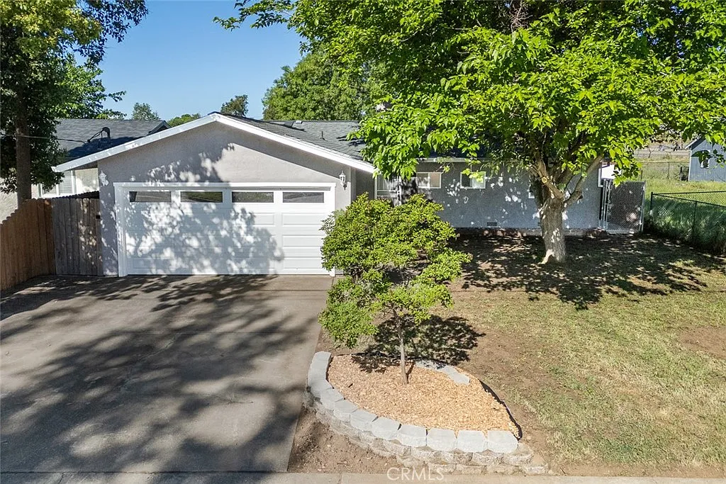 15 Highlands Blvd photo 1