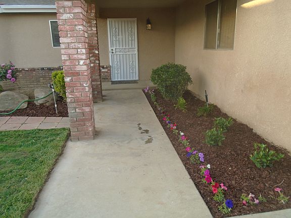 Front walk way