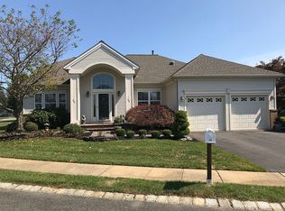 15 Chaucer Cir, Manchester, NJ 08759