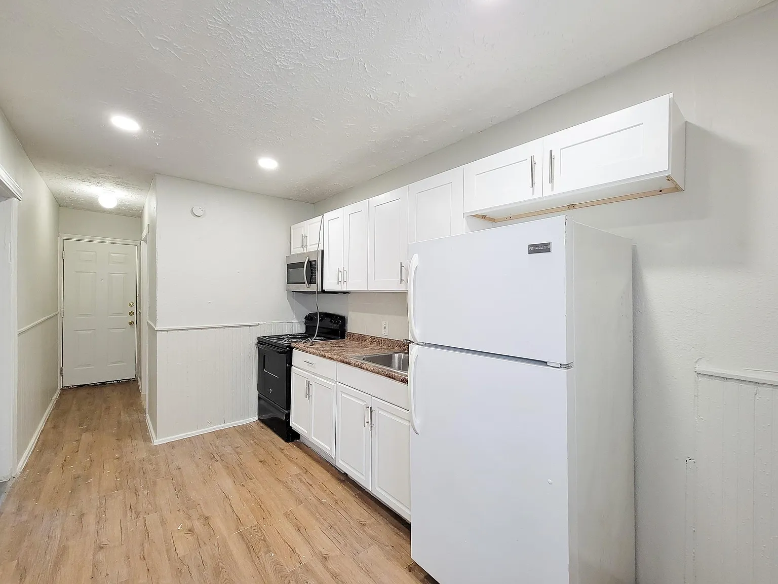 2 bed, 850 sqft, $875 — Photo 2