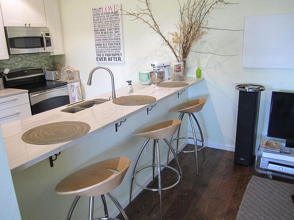 1st image of 1930 Eddy St APT 102