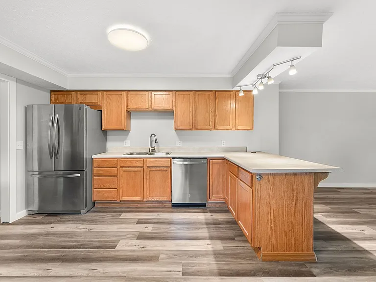 433 S Troy Ave — Photo 19