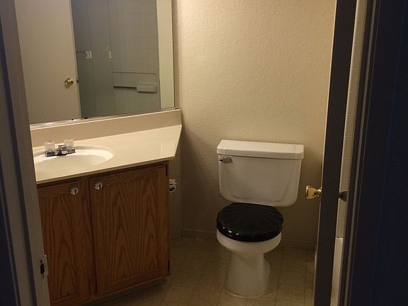 5th image of 2323 Oak Hill St