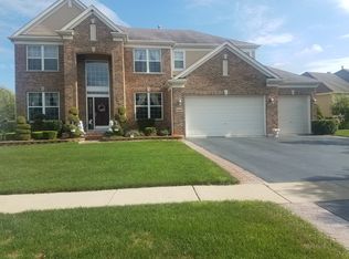 1009 Timber Lake Dr, Antioch, IL 60002