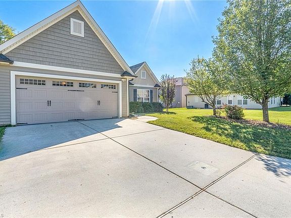 3rd image of 102 Holstein Ln