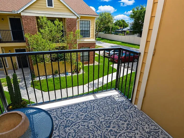 8714 Mallard Reserve Dr #201 — Photo 42