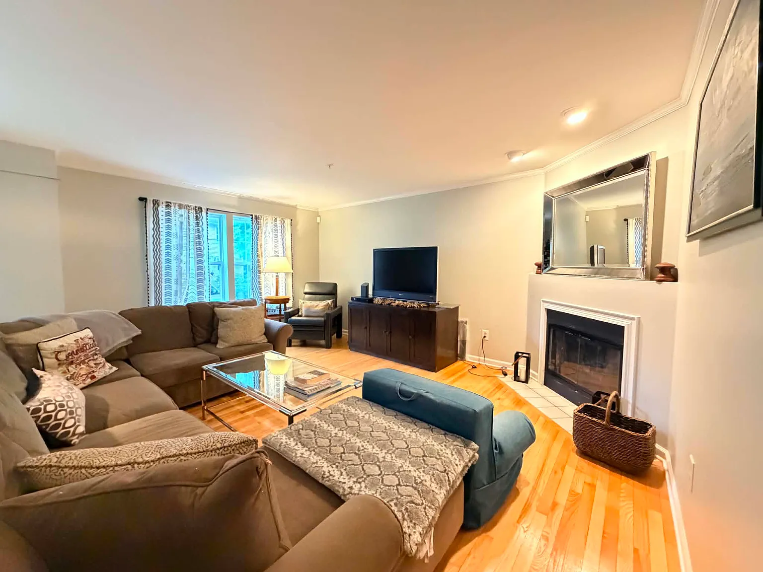 633 Danbury Rd — Photo 2