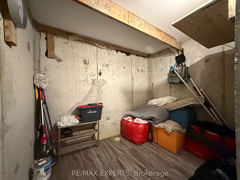 4 McNairn Ct #BASEMENT — Photo 11