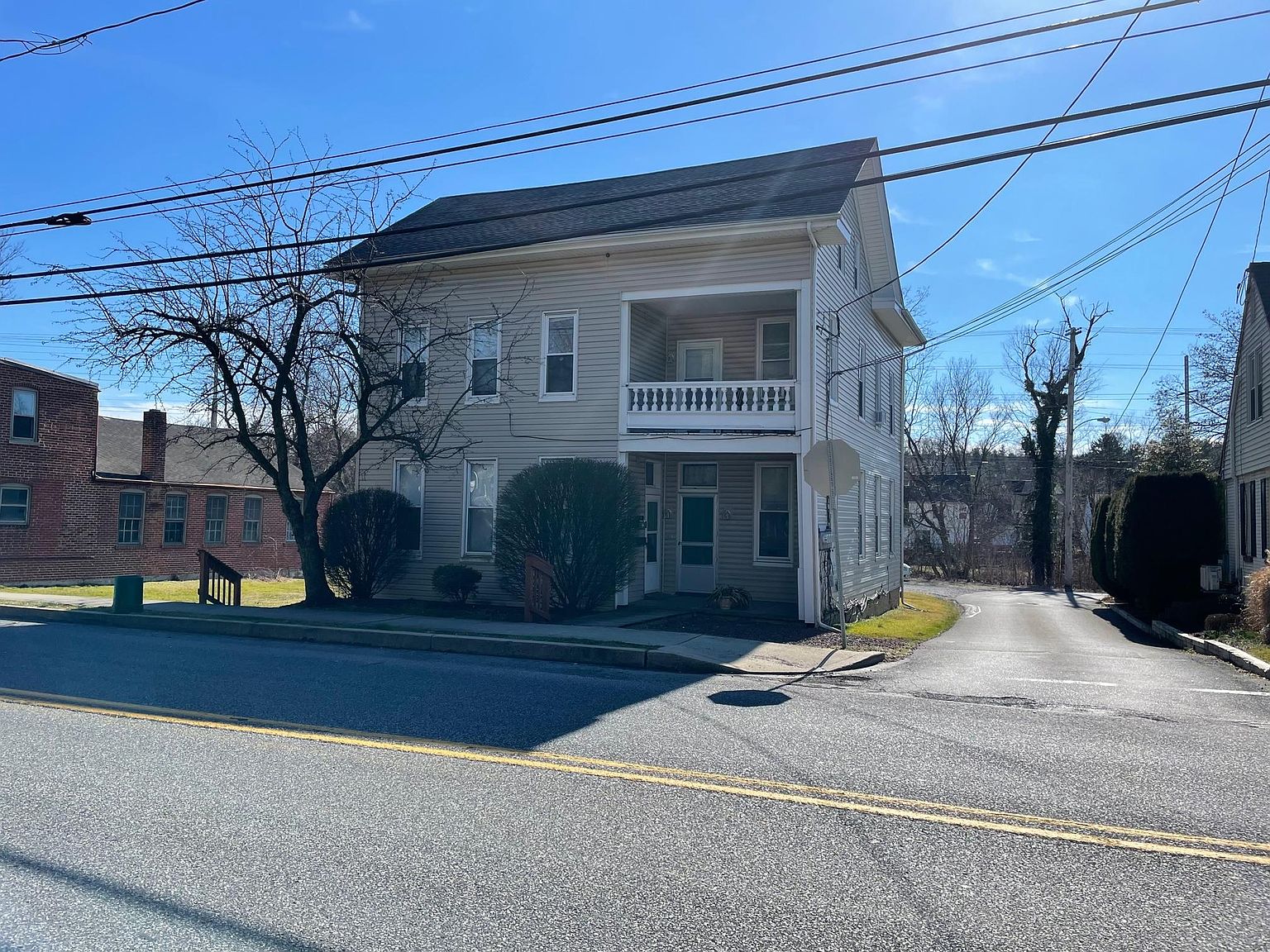 156 E Main St APT 4, Mountville, PA 17554 Zillow