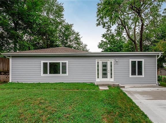 3rd image of 2938 S 9th Pl