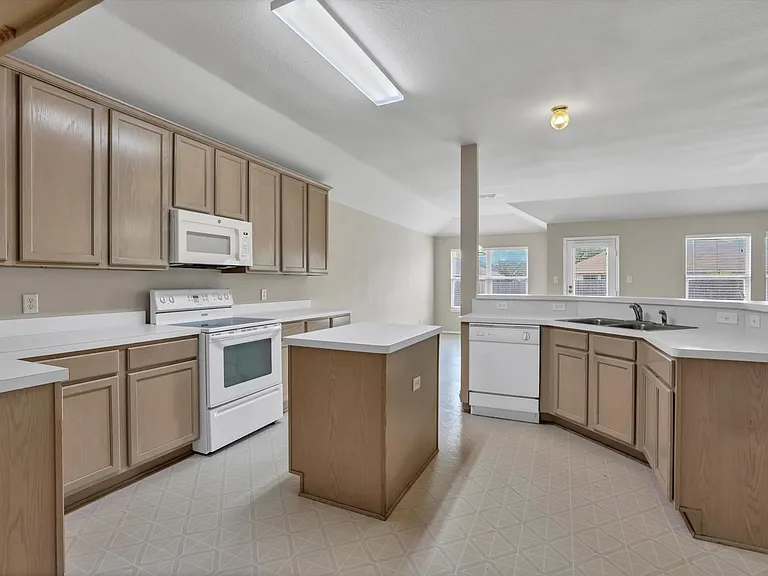 9641 Olivia Dr — Photo 10