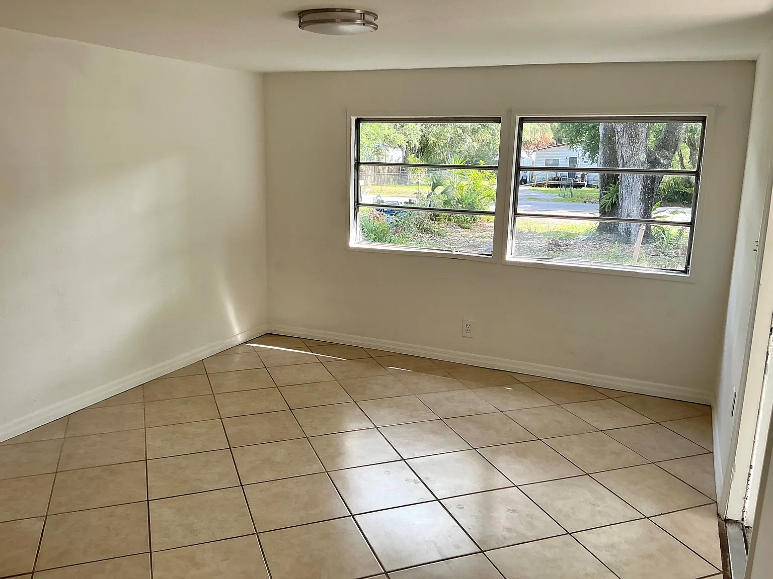3495 Forest Dr — Photo 3
