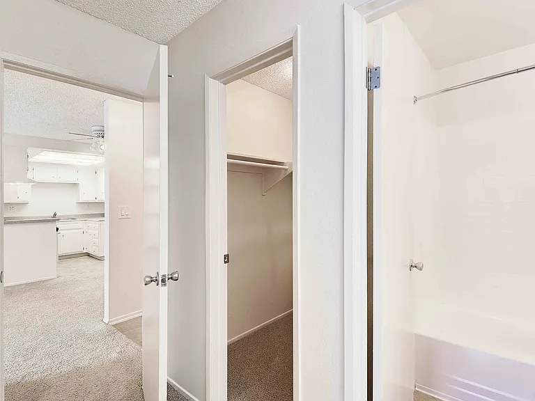 El Dorado Apartments — Photo 48