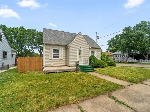1455 Forest Ave, Waterloo, IA 50702