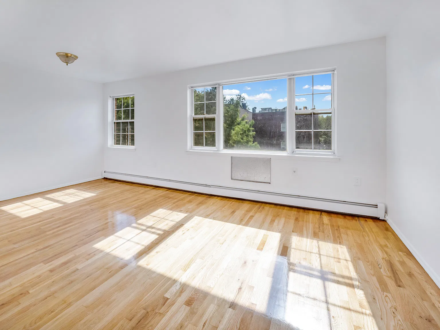 1 Monroe Street — Photo 2