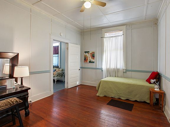 4th image of 800 Toledano Street