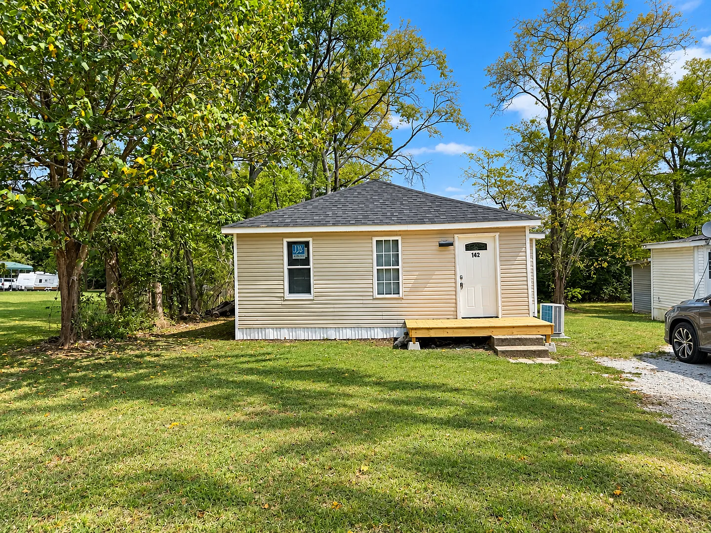 Affordable 2-Bedroom Home Near Downtown Shelbyville! — Photo 2