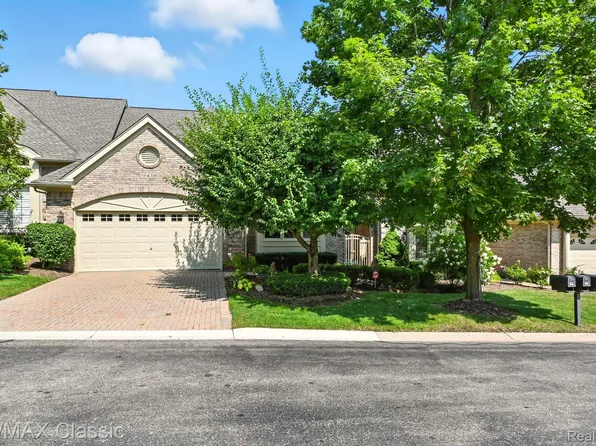 9418 High Pointe Ct #9, Plymouth, MI 48170