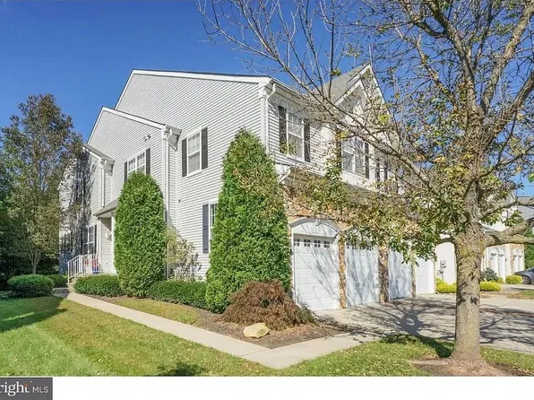 58 Weaver Dr, Marlton, NJ 08053